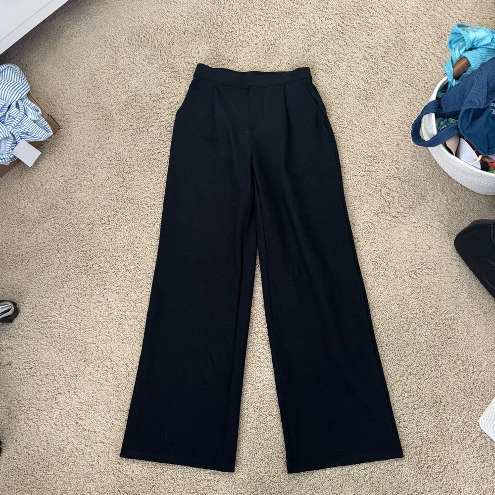 Vuori Elevation Charcoal Wide-Leg Women's Pants - Picture 5 of 6